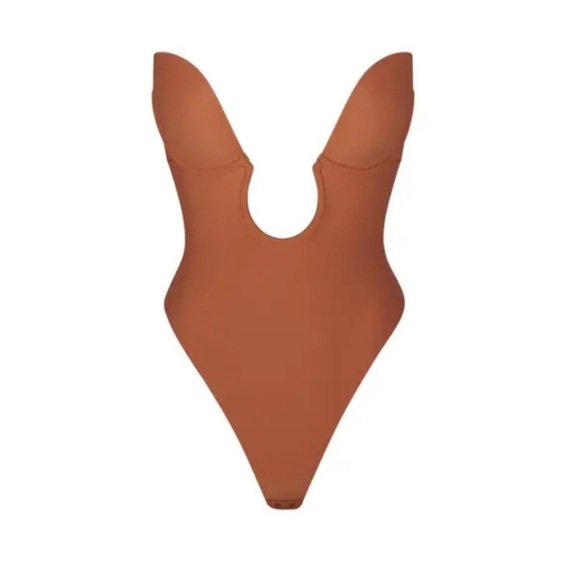 SKIMS Deep Plunge Shapewear Bodysuit | Bronze - Picture 5 of 16